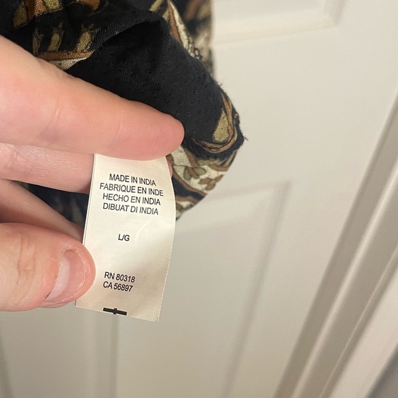 Lucky Brand Black and Gold Blouse - Picture 6 of 10